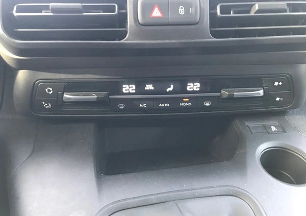 Peugeot 107 cena 13900 przebieg: 81000, rok produkcji 2013 z Szklarska Poręba małe 137